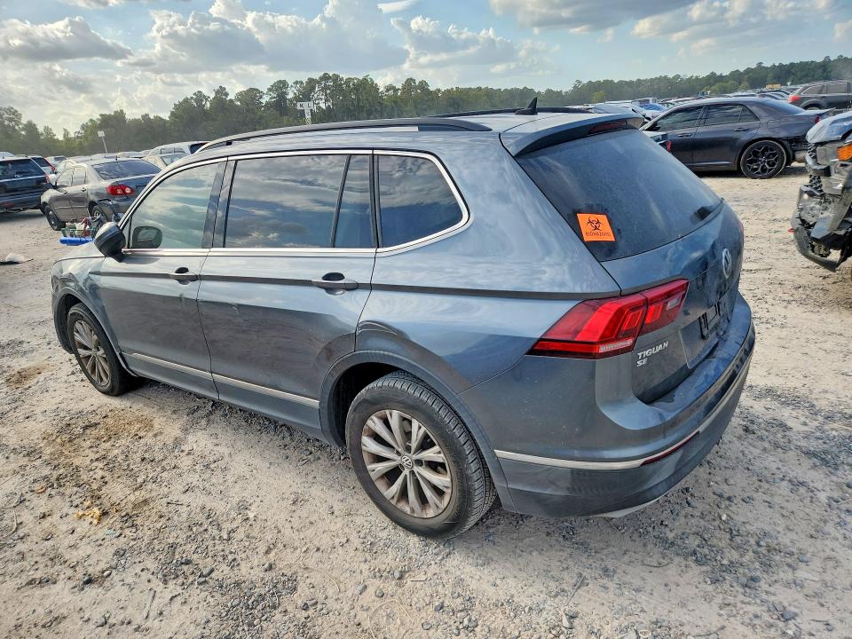 Снимка 2 от търг – 2018 VOLKSWAGEN TIGUAN с VIN 3VV3B7AX0JM187543