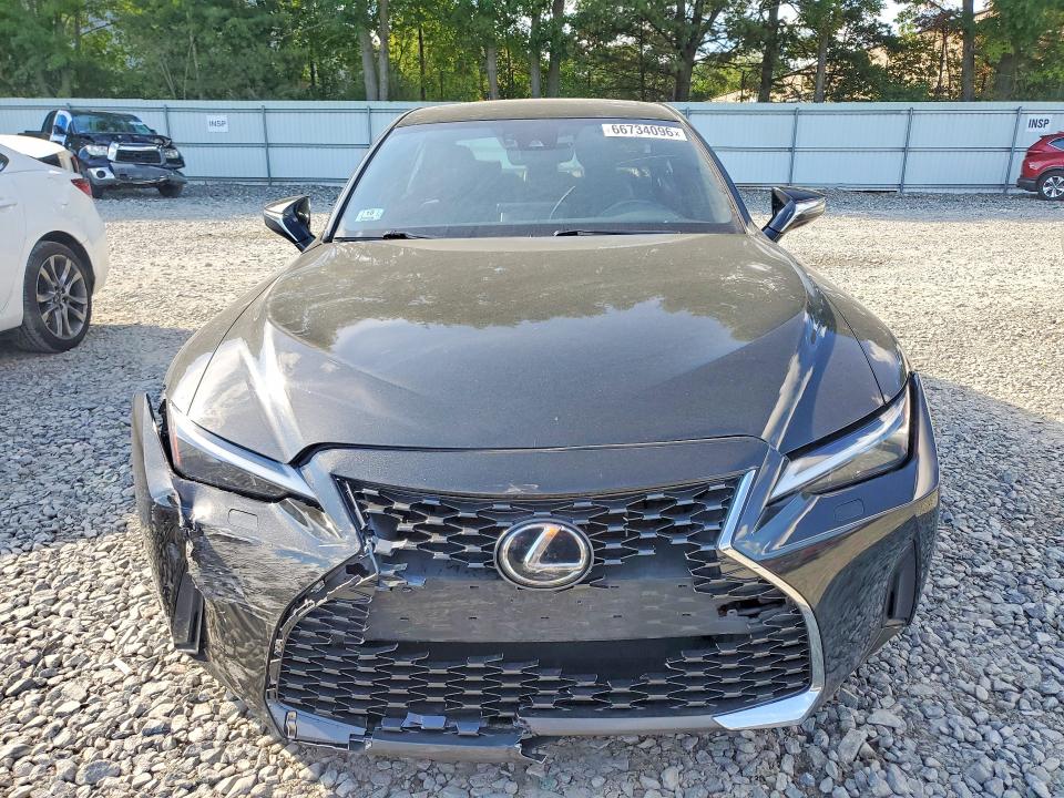 Photo 5 from auction – 2021 LEXUS IS with VIN JTHC81F23M5046224