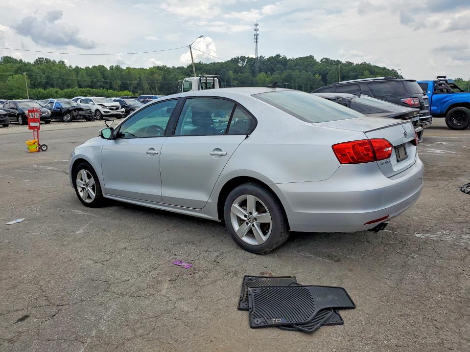 Photo 2 from auction – 2012 VOLKSWAGEN JETTA with VIN 3VWLL7AJ4CM087856