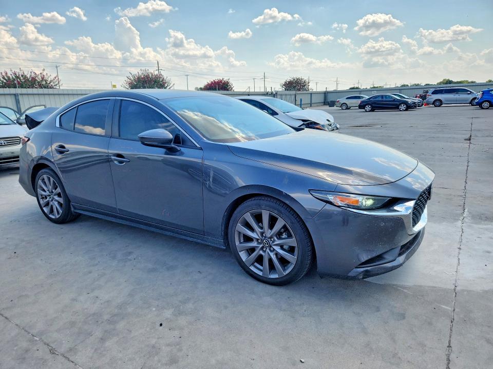 Снимка 4 от търг – 2020 MAZDA 3 с VIN JM1BPACL3L1165507