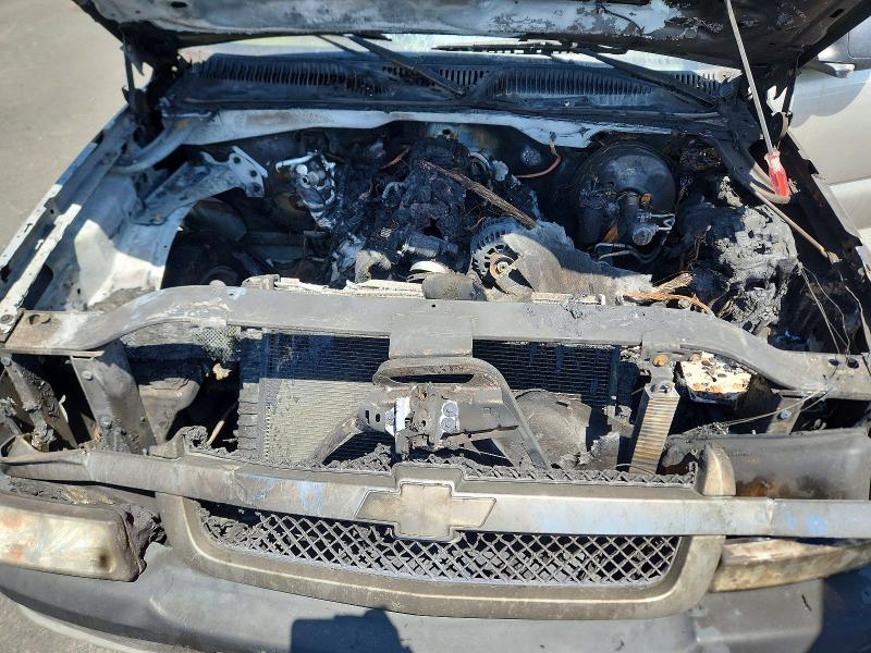 Photo 11 from auction – 2003 CHEVROLET SILVERADO with VIN 2GCEC19V431114710