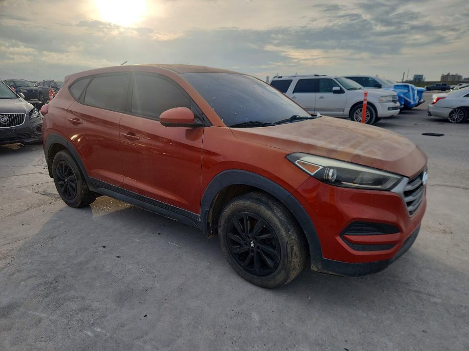 Photo 4 from auction – 2017 HYUNDAI TUCSON with VIN KM8J23A46HU414854