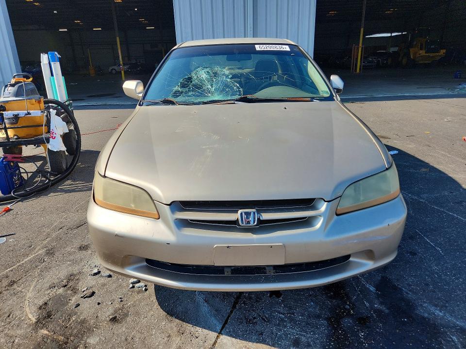 Photo 5 from auction – 2000 HONDA ACCORD with VIN 1HGCG5675YA050099