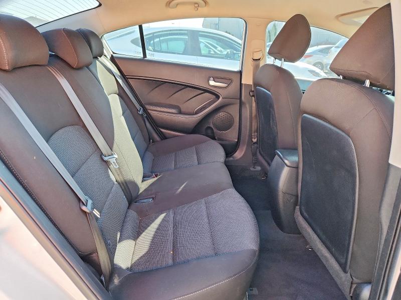 Photo 10 from auction – 2018 KIA FORTE with VIN 3KPFK4A78JE247153
