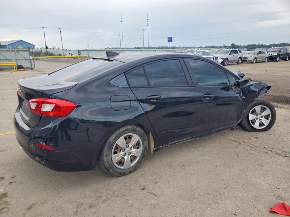 Photo 3 from auction – 2017 CHEVROLET CRUZE with VIN 1G1BC5SM7H7253115