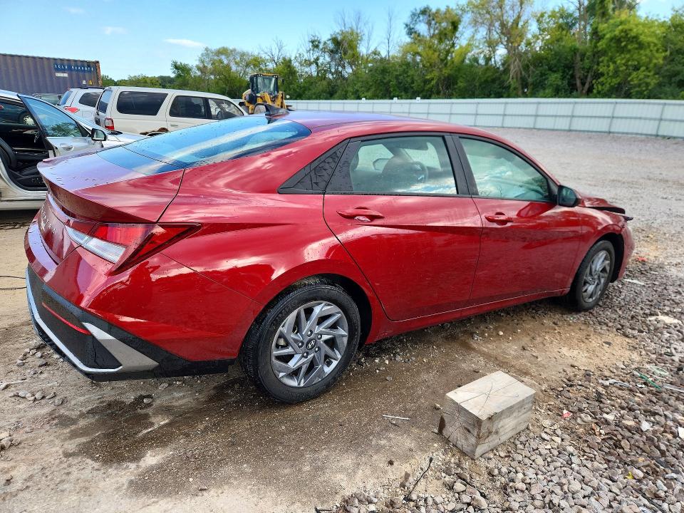 Снимка 3 от търг – 2024 HYUNDAI ELANTRA с VIN KMHLM4DG5RU687719