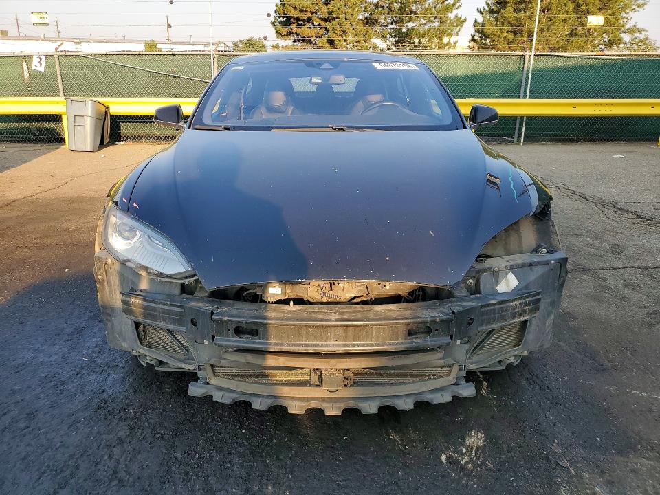 Photo 5 from auction – 2015 TESLA MODEL S with VIN 5YJSA1E25FF108842