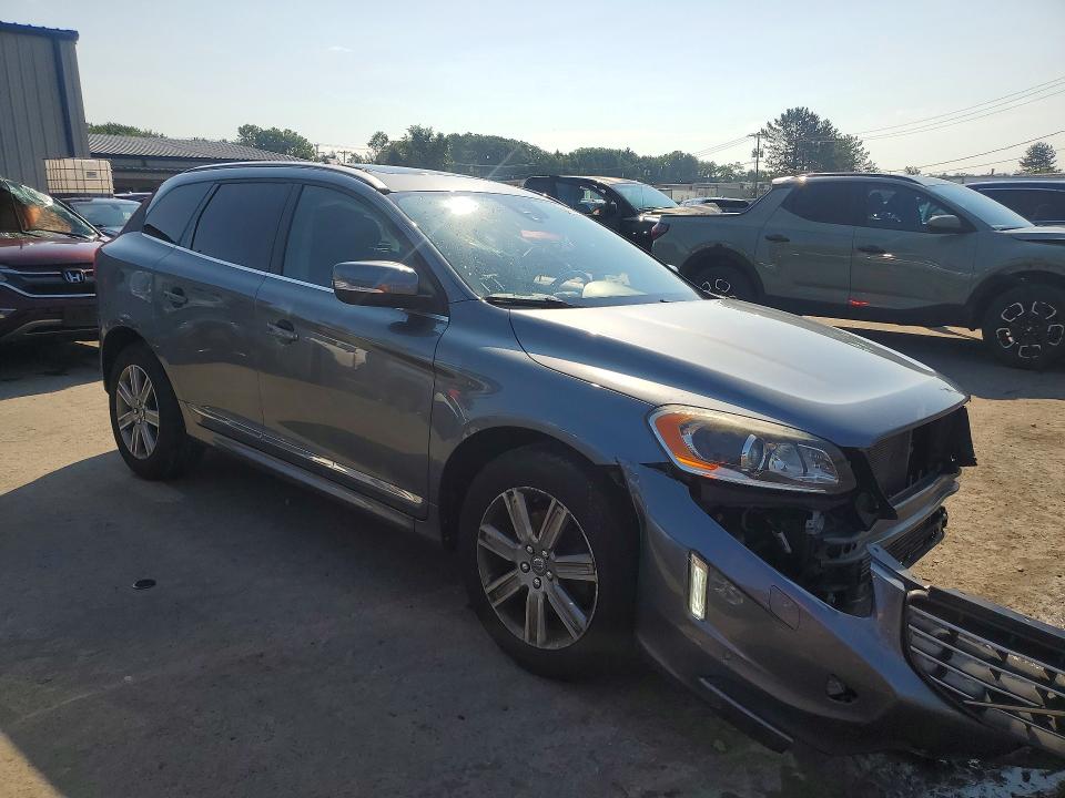Photo 4 from auction – 2017 VOLVO XC60 with VIN YV440MRU8H2028365