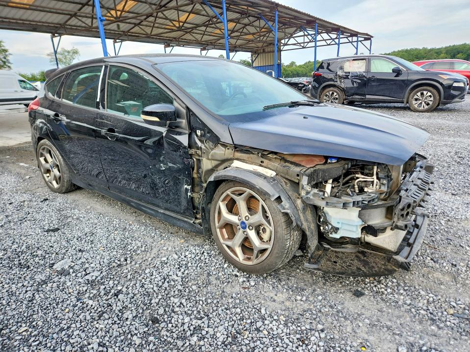 Photo 4 from auction – 2017 FORD FOCUS with VIN 1FADP3L9XHL227589