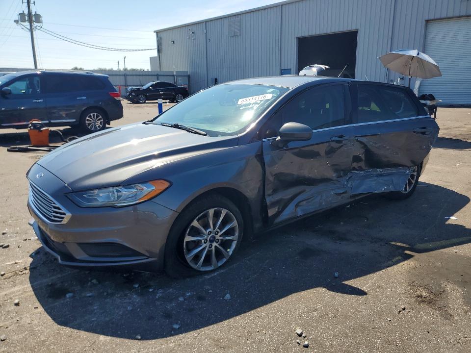 FORD FUSION 2017 with VIN 3FA6P0HDXHR347141 - Photo from auction