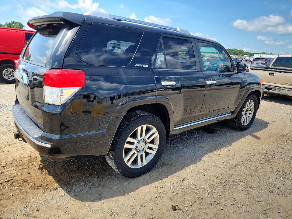 Photo 3 from auction – 2011 TOYOTA 4RUNNER with VIN JTEZU5JR6B5020177