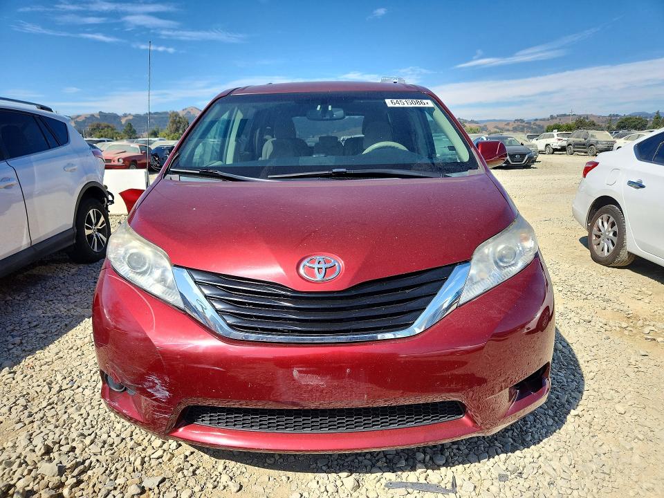 Photo 5 from auction – 2014 TOYOTA SIENNA with VIN 5TDKK3DC7ES458163