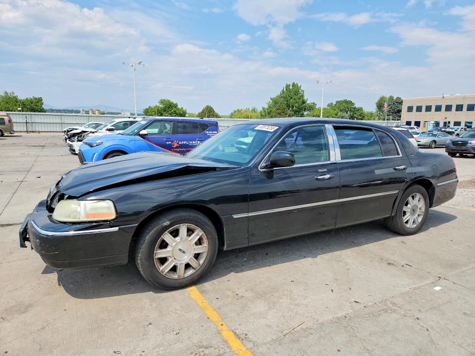 2010 LINCOLN TOWN CAR - Търг №63875256