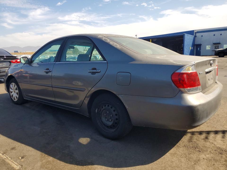 Photo 2 from auction – 2005 TOYOTA CAMRY with VIN 4T1BE32K85U622545