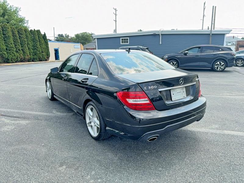 Photo 3 from auction – 2013 MERCEDES-BENZ C with VIN WDDGF8AB9DR283579