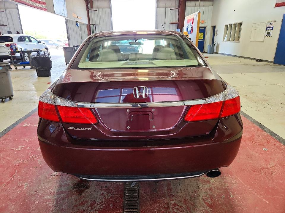 Photo 6 from auction – 2014 HONDA ACCORD with VIN 1HGCR2F74EA103279