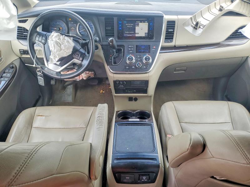 Photo 8 from auction – 2017 TOYOTA SIENNA with VIN 5TDYZ3DC3HS793205