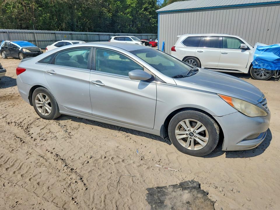 Photo 4 from auction – 2013 HYUNDAI SONATA with VIN 5NPEB4AC1DH648276