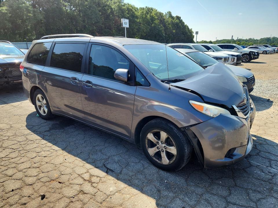Photo 4 from auction – 2011 TOYOTA SIENNA with VIN 5TDKK3DC7BS147683