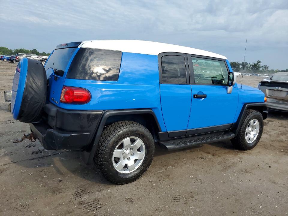 Photo 3 from auction – 2007 TOYOTA FJ CRUISER with VIN JTEBU11F470002622