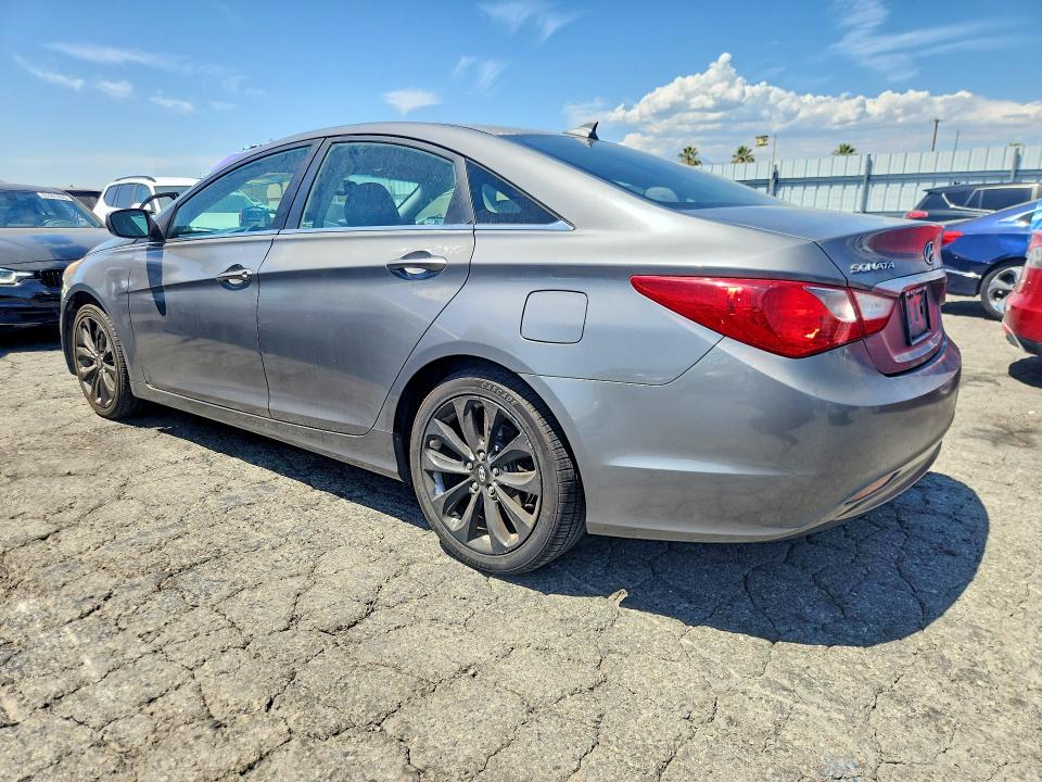 Photo 2 from auction – 2013 HYUNDAI SONATA with VIN 5NPEB4AC0DH570637