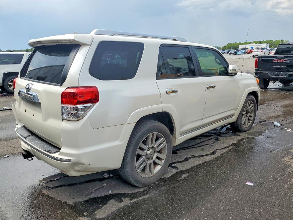 Photo 3 from auction – 2013 TOYOTA 4RUNNER with VIN JTEZU5JR1D5060377