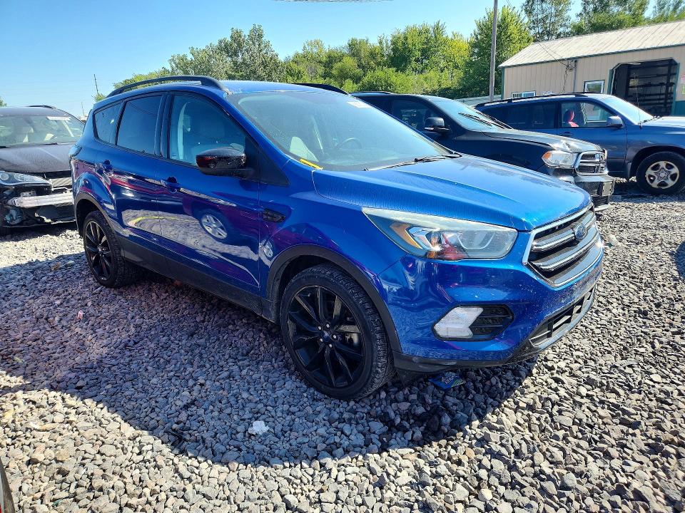 Foto 4 de la subasta – 2017 FORD ESCAPE con VIN 1FMCU9GD8HUB16254