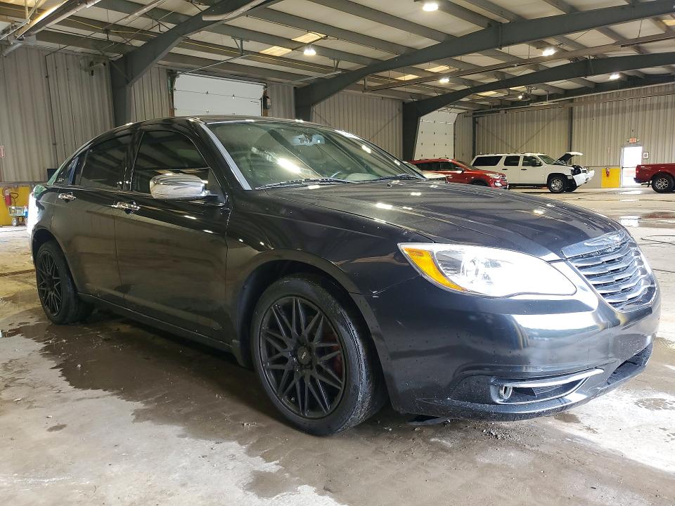 Photo 4 from auction – 2011 CHRYSLER 200 with VIN 1C3BC2FG0BN516482