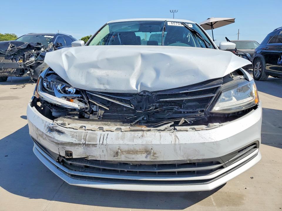 Photo 5 from auction – 2017 VOLKSWAGEN JETTA with VIN 3VWDB7AJ6HM278791