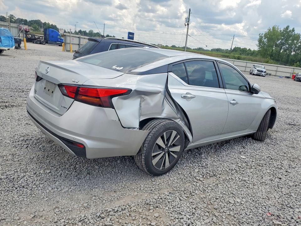 Photo 3 from auction – 2021 NISSAN ALTIMA with VIN 1N4BL4DW5MN309869