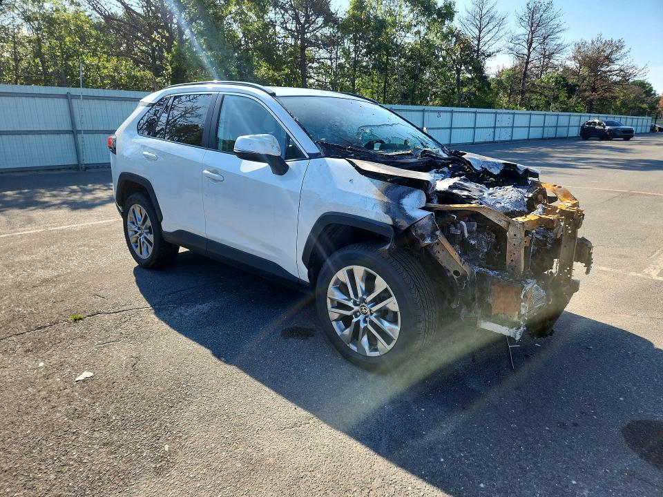 Photo 4 from auction – 2023 TOYOTA RAV4 with VIN 2T3A1RFVXPW369270