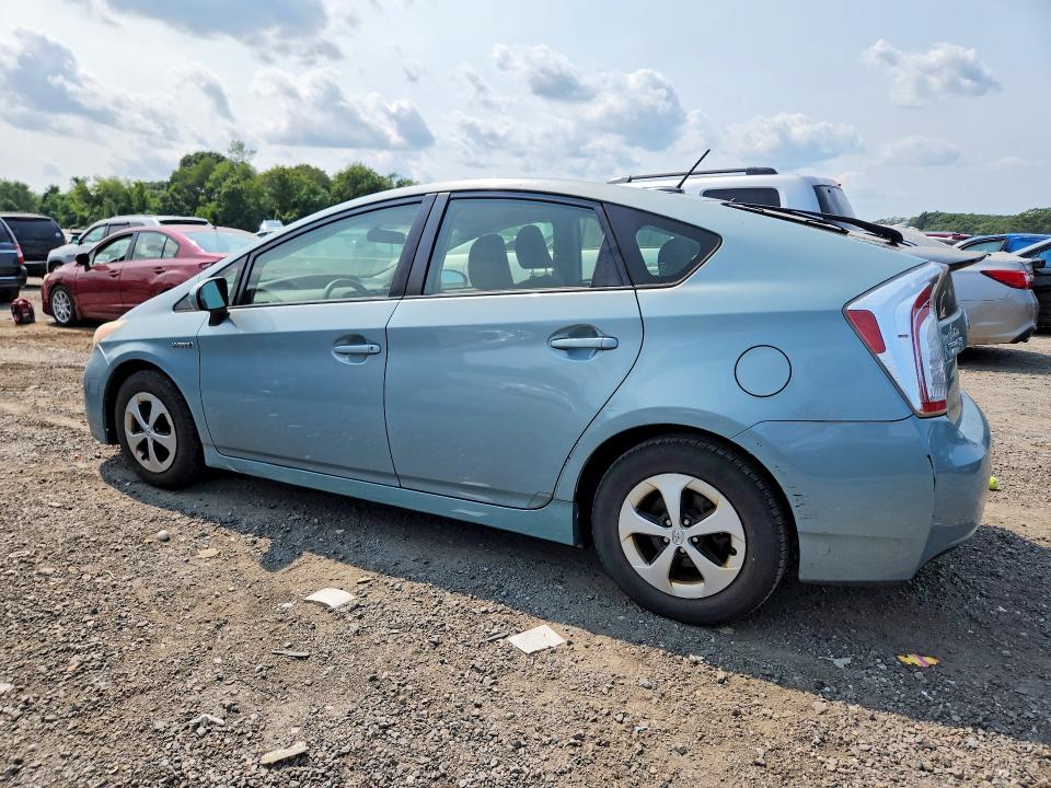 Photo 2 from auction – 2013 TOYOTA PRIUS with VIN JTDKN3DU0D1642937