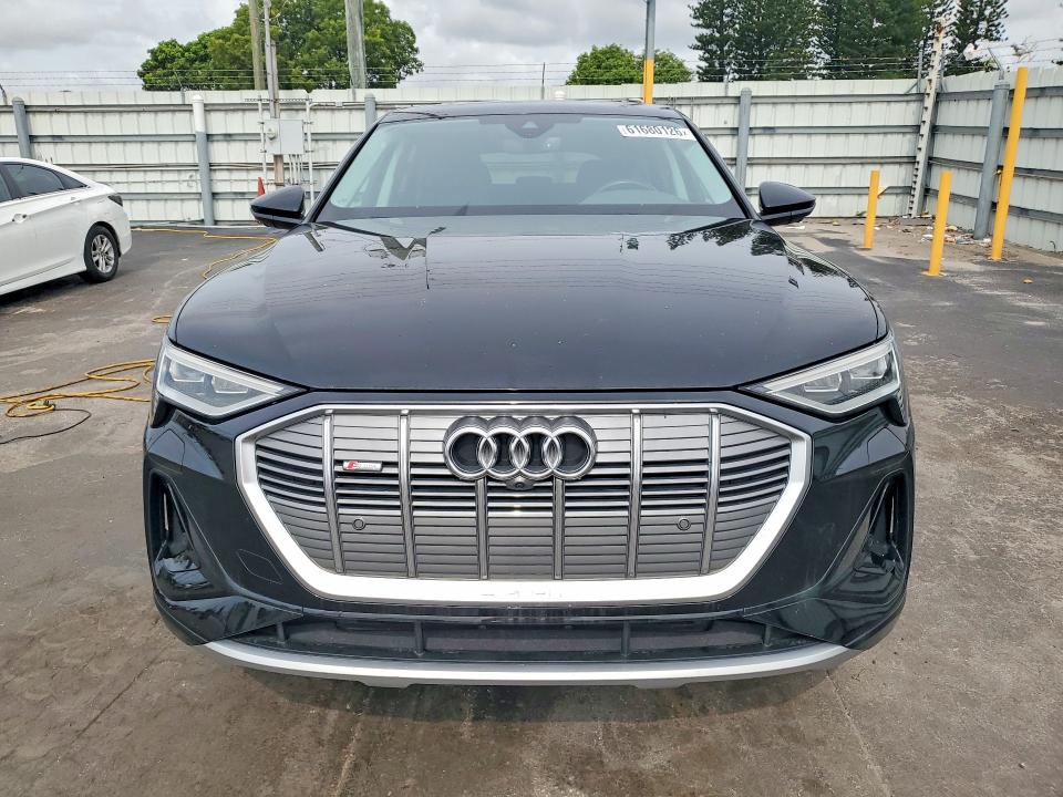 Фото 5 с аукциона – 2022 AUDI E-TRON с VIN WA12AAGE7NB032706