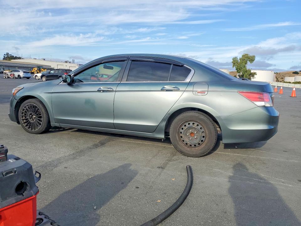 Photo 2 from auction – 2008 HONDA ACCORD with VIN JHMCP26708C007743