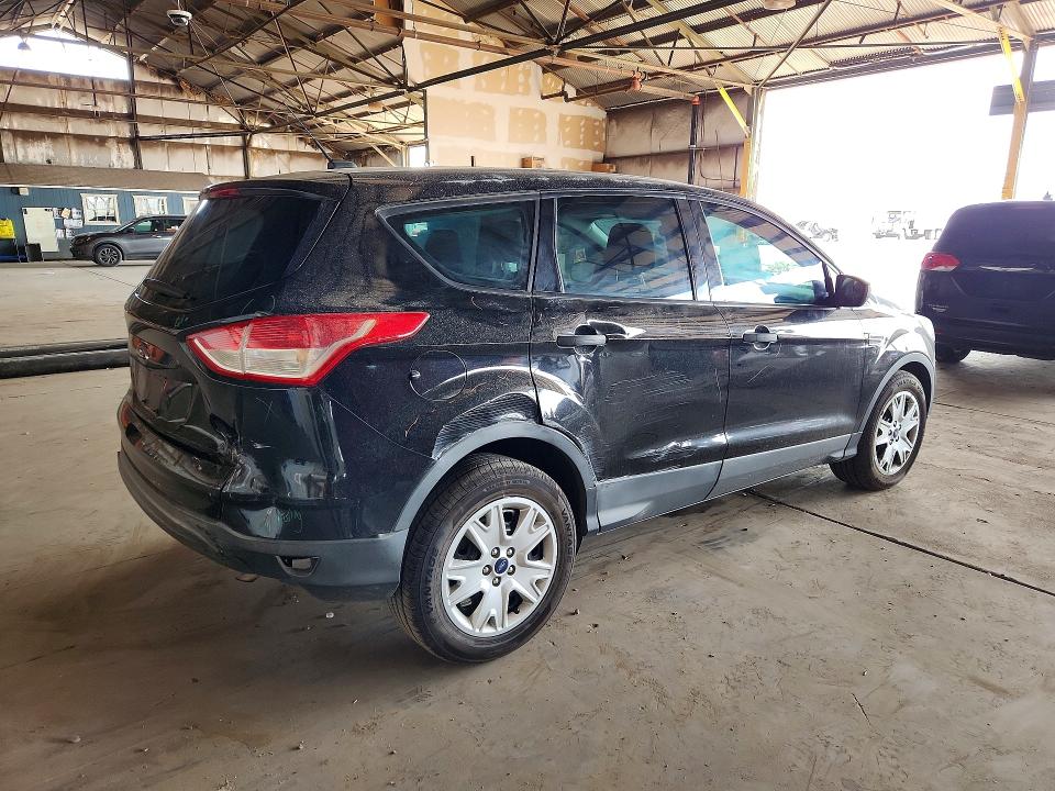 Photo 3 from auction – 2016 FORD ESCAPE with VIN 1FMCU0F78GUA22011