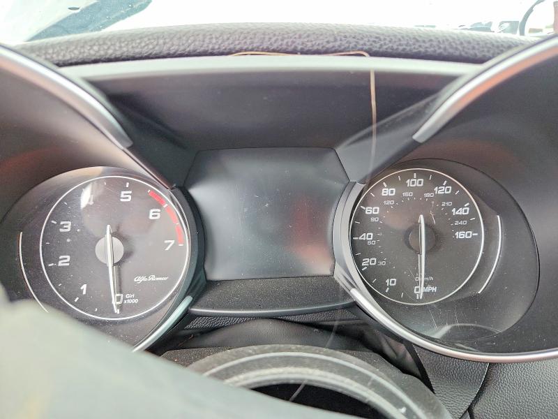 Photo 9 from auction – 2018 ALFA ROMEO GIULIA with VIN ZARFAEDNXJ7563985
