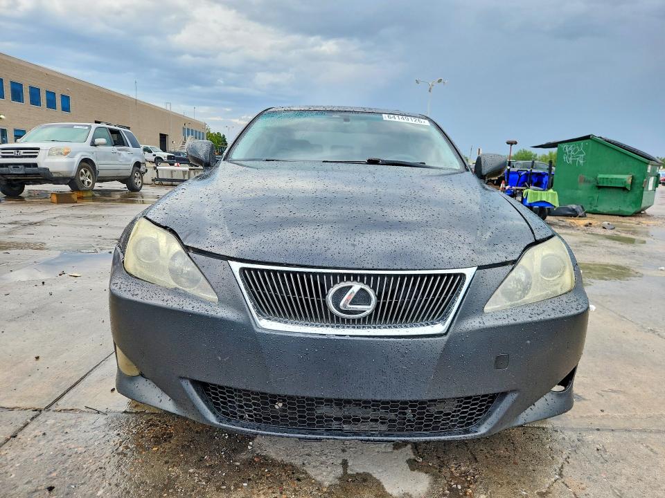 Photo 5 from auction – 2006 LEXUS IS with VIN JTHCK262762005297