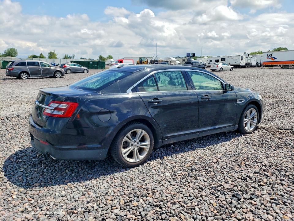 Photo 3 from auction – 2015 FORD TAURUS with VIN 1FAHP2E82FG169497