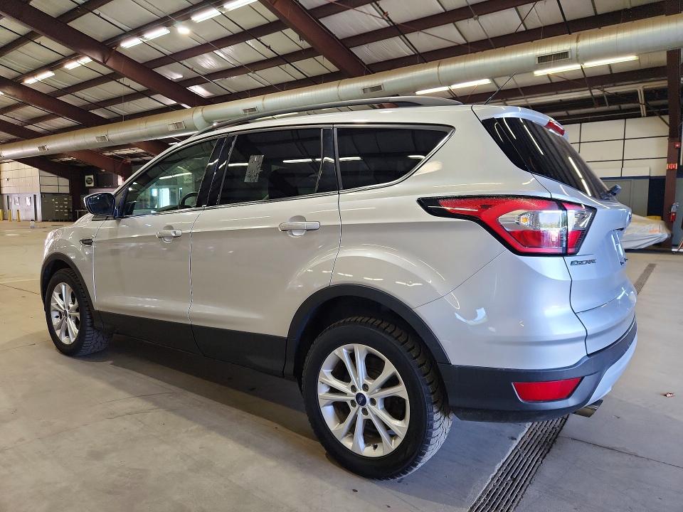 Photo 2 from auction – 2018 FORD ESCAPE with VIN 1FMCU0GD1JUB61845