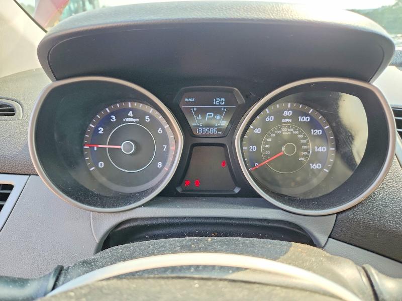 Photo 9 from auction – 2016 HYUNDAI ELANTRA with VIN 5NPDH4AE1GH687594
