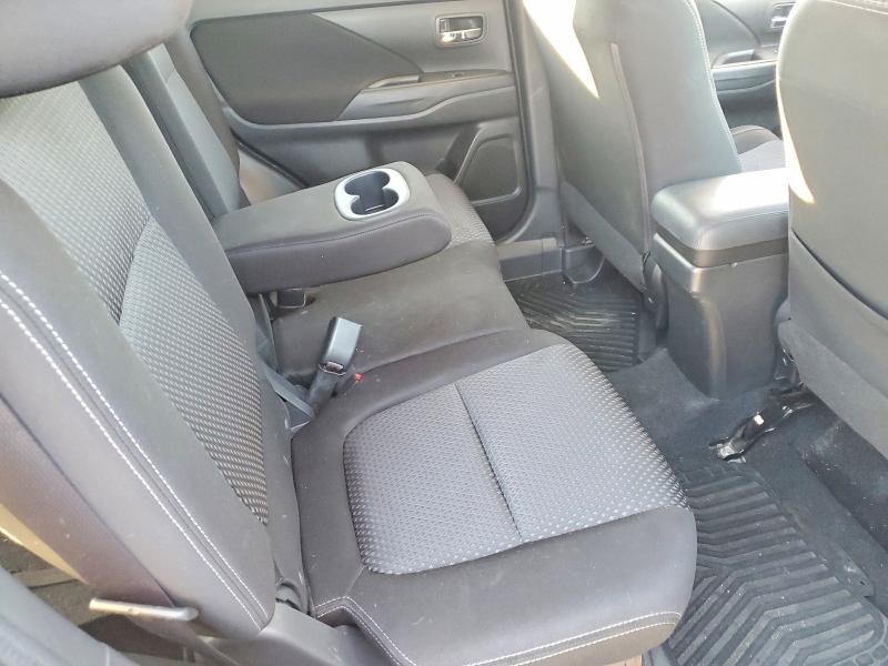 Photo 10 from auction – 2018 MITSUBISHI OUTLANDER with VIN JA4AD2A36JZ052866