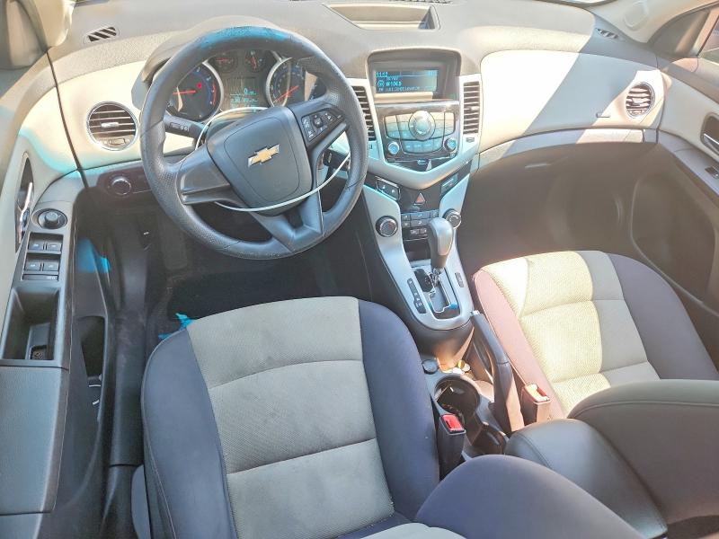 Photo 8 from auction – 2012 CHEVROLET CRUZE with VIN 1G1PC5SH8C7255134