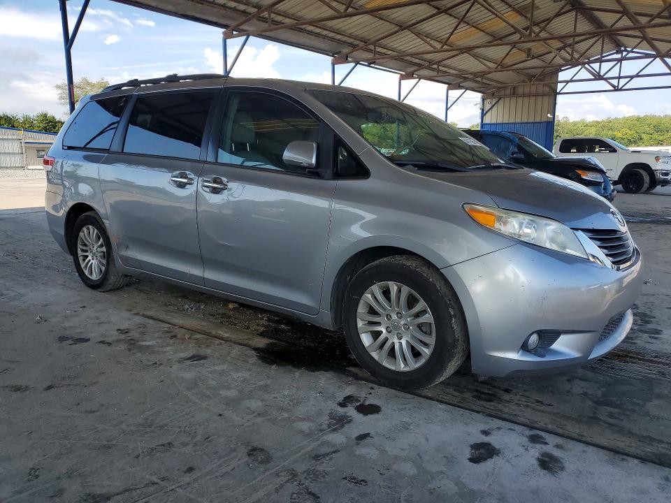 Photo 4 from auction – 2012 TOYOTA SIENNA with VIN 5TDYK3DCXCS260801