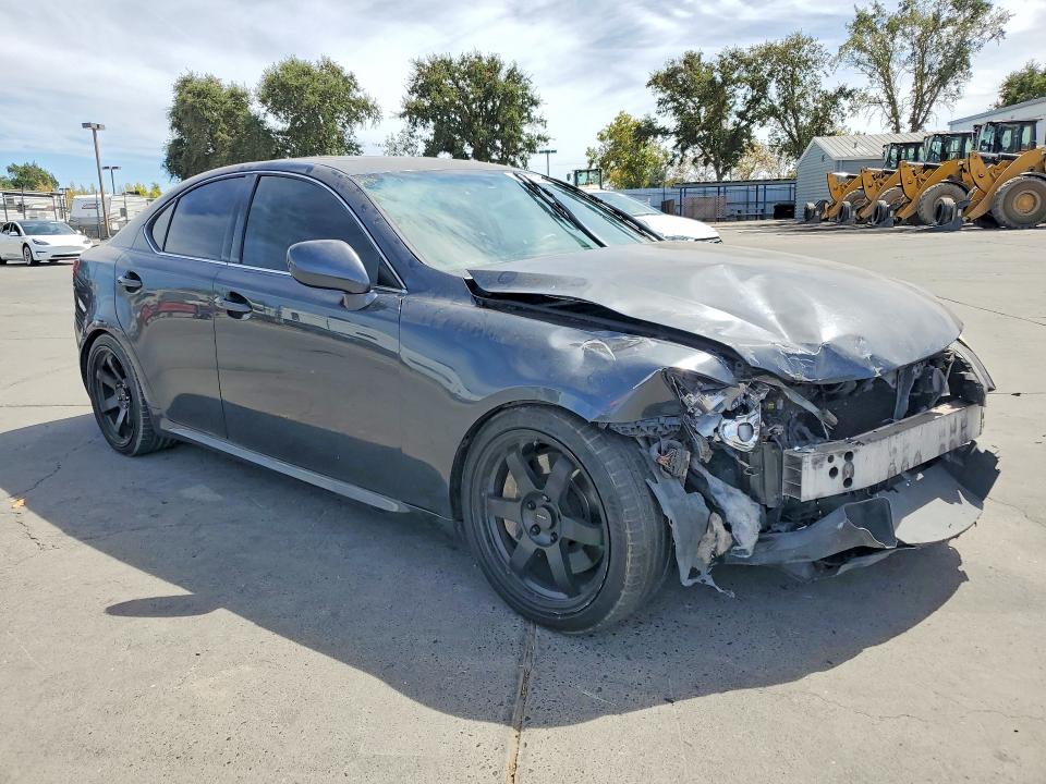 Photo 4 from auction – 2007 LEXUS IS with VIN JTHBE262272009536