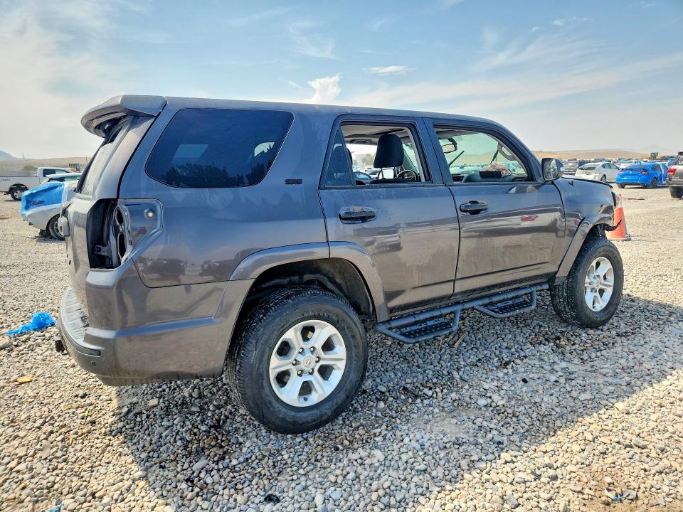 Photo 3 from auction – 2011 TOYOTA 4RUNNER with VIN JTEBU5JR5B5066505