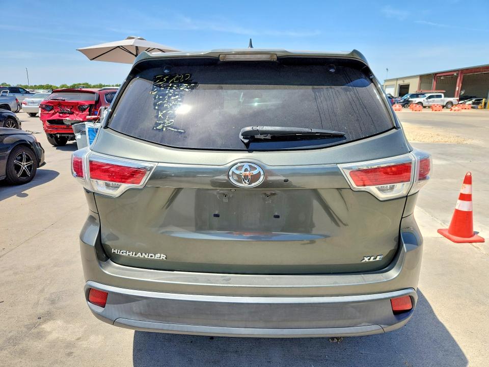 Photo 6 from auction – 2015 TOYOTA HIGHLANDER with VIN 5TDKKRFH2FS053812