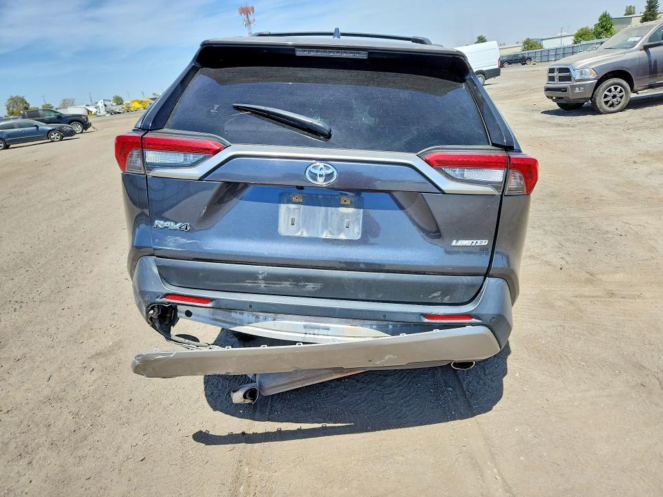 Photo 6 from auction – 2022 TOYOTA RAV4 with VIN JTMY1RFV0ND087650