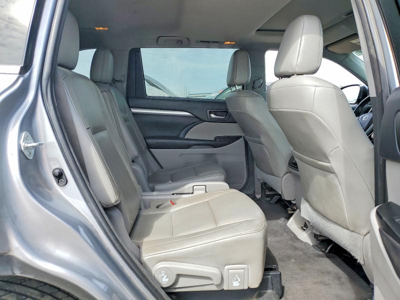 Photo 11 from auction – 2016 TOYOTA HIGHLANDER with VIN 5TDJKRFH2GS307273