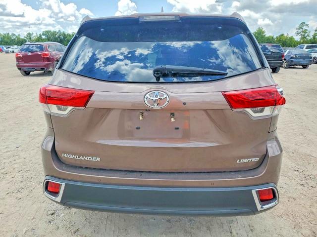 Photo 6 from auction – 2019 TOYOTA HIGHLANDER with VIN 5TDYZRFH8KS356996
