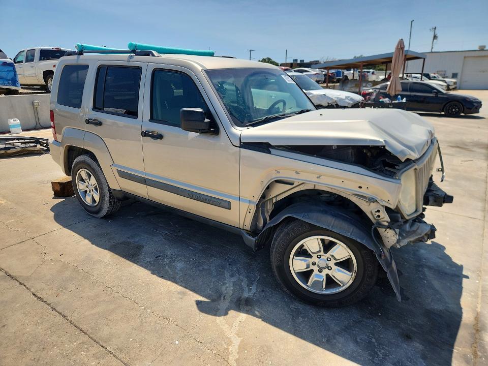 Photo 4 from auction – 2010 JEEP LIBERTY with VIN 1J4PP2GK5AW112301